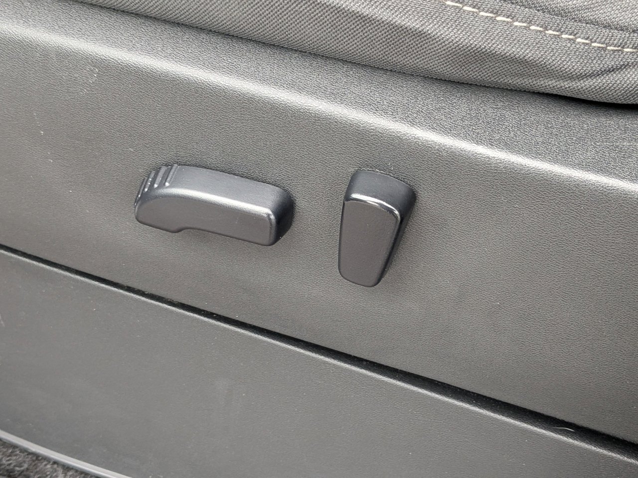 Used 2022 Nissan Frontier SV image 20