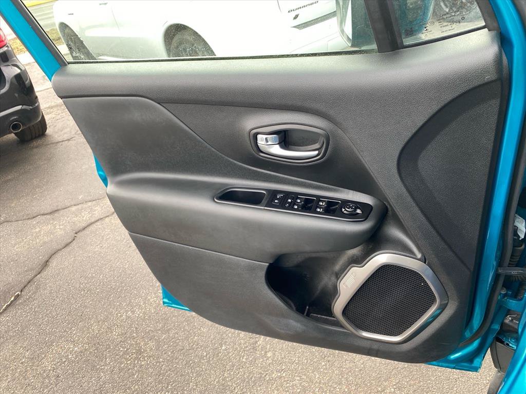 Used 2022 Jeep Renegade Limited AWD/4WD image 21