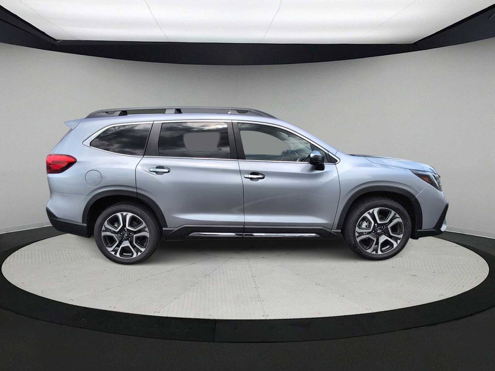 Used 2023 Subaru Ascent Touring AWD/4WD image 9