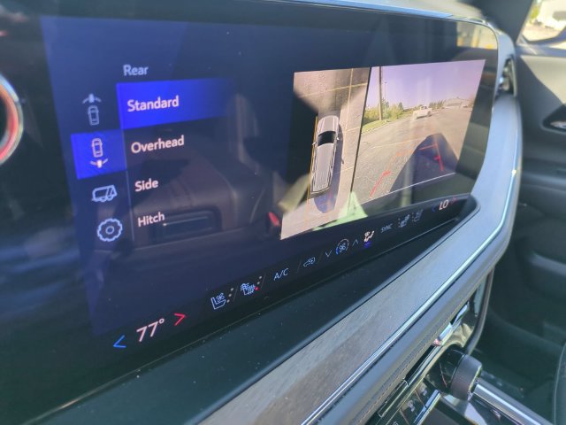 Used 2025 Chevrolet Tahoe High Country AWD/4WD image 26