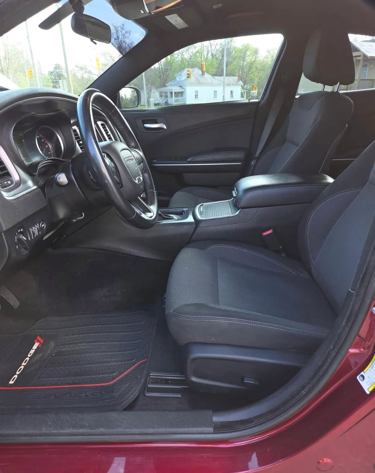 Used 2018 Dodge Charger SXT image 10