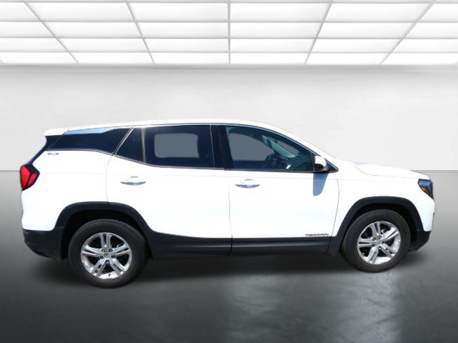 Used 2020 GMC Terrain SLE FWD image 4