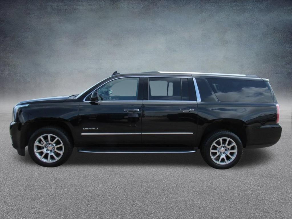 Used 2020 GMC Yukon XL Denali RWD image 3