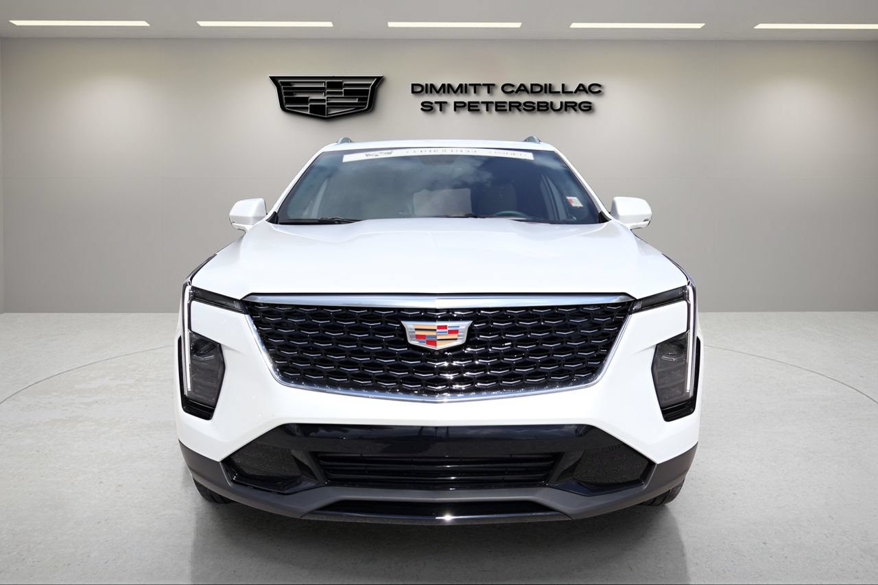 Certified 2025 Cadillac XT4 Premium Luxury w/ Technology Package FWD image 8