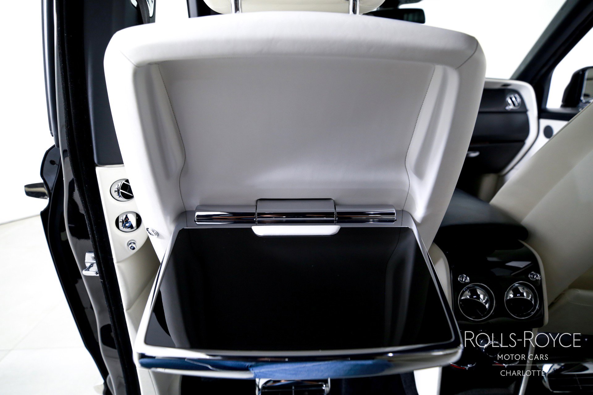 Used 2022 Rolls-Royce Cullinan image 20