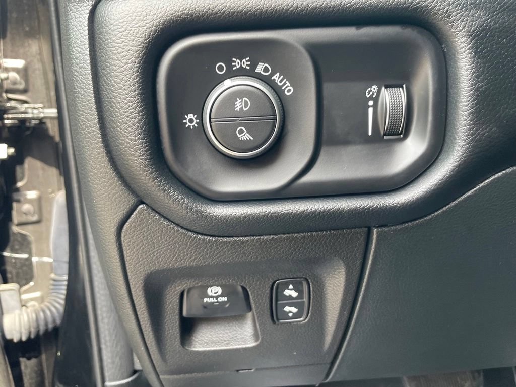 Used 2020 RAM 1500 Big Horn w/ Built-to-serve Edition AWD/4WD image 12