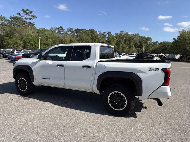 Certified 2025 Toyota Tacoma TRD Off-Road AWD/4WD image 4
