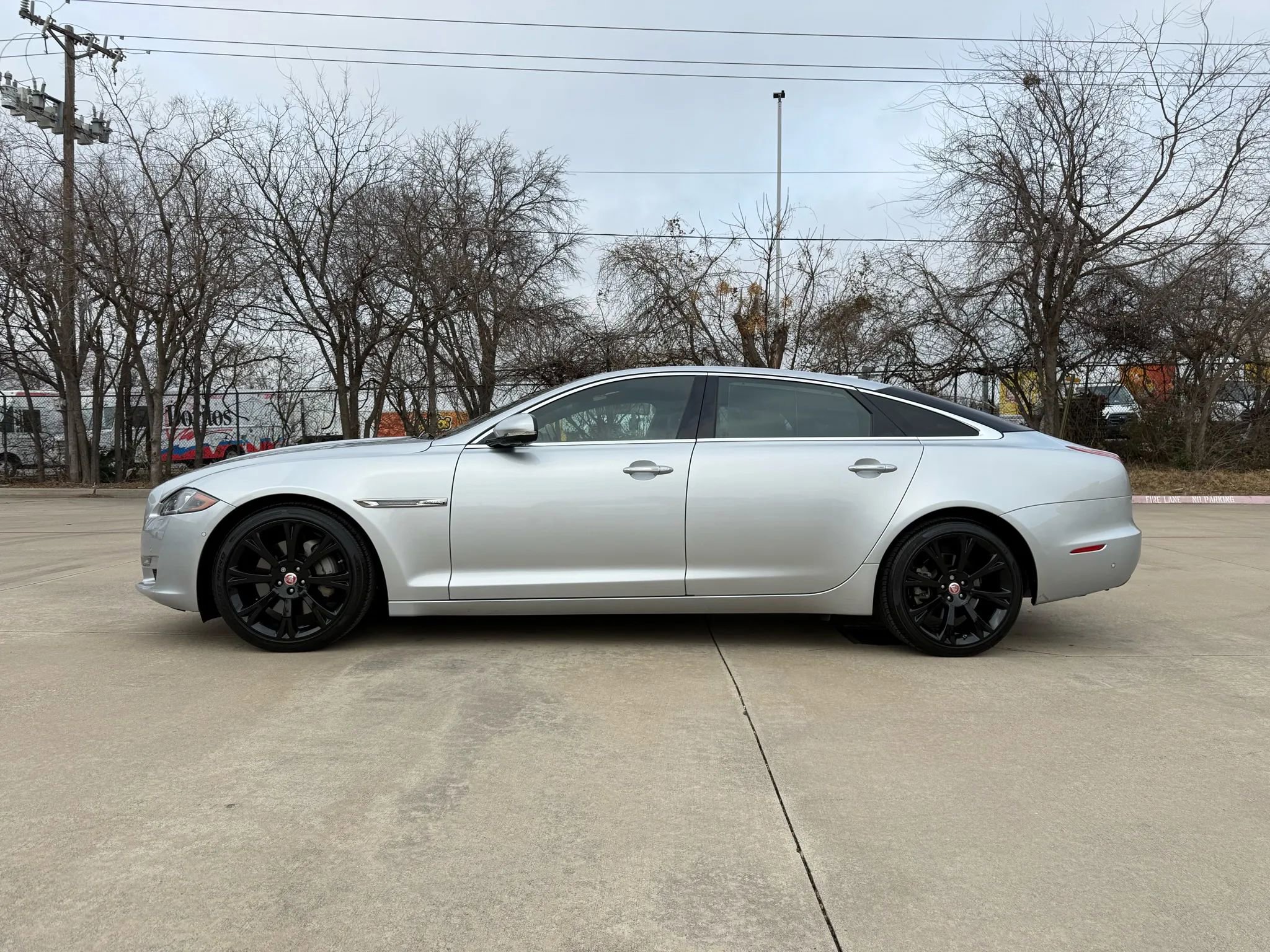 Used 2019 Jaguar XJ L Portfolio image 3