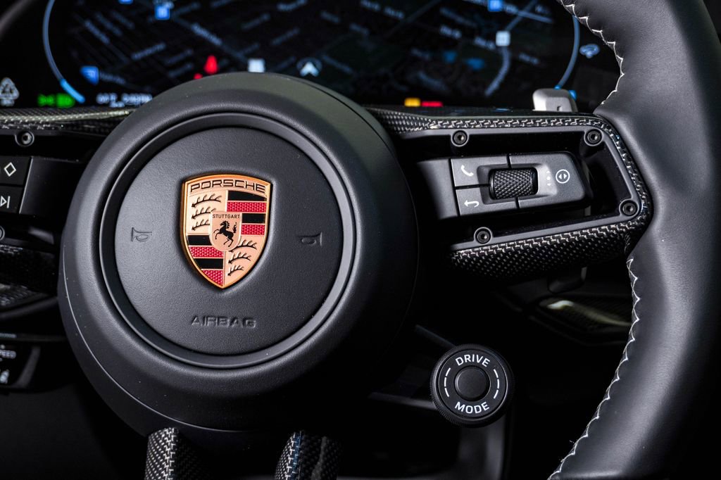 New 2026 Porsche Cayenne GTS image 19