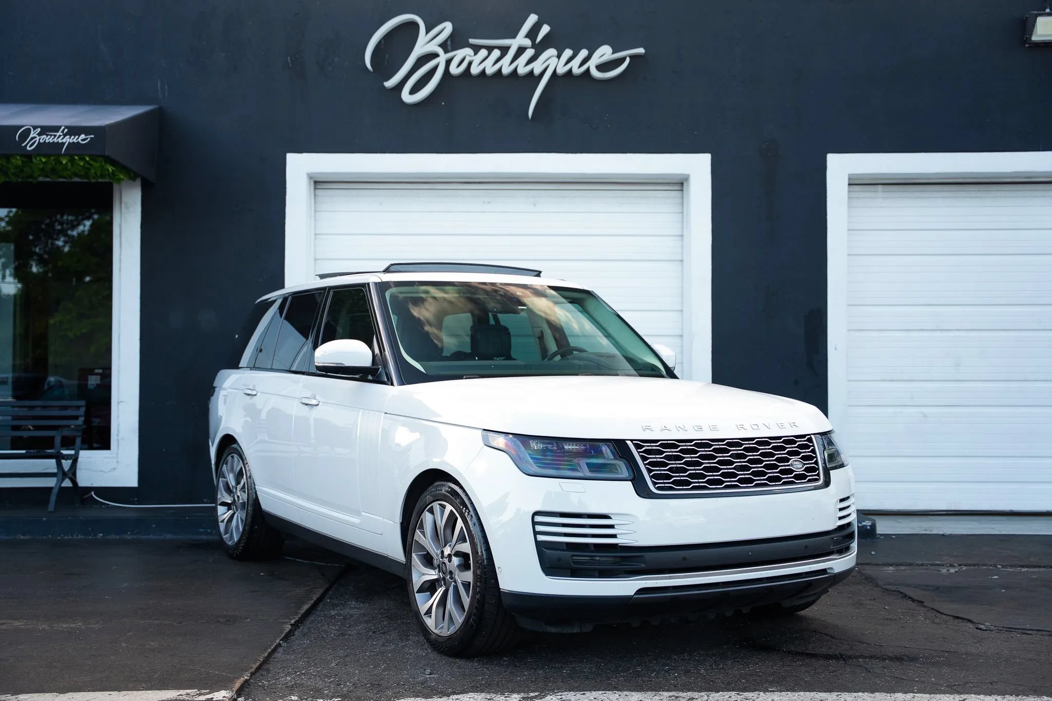Used 2018 Land Rover Range Rover Autobiography AWD/4WD image 1