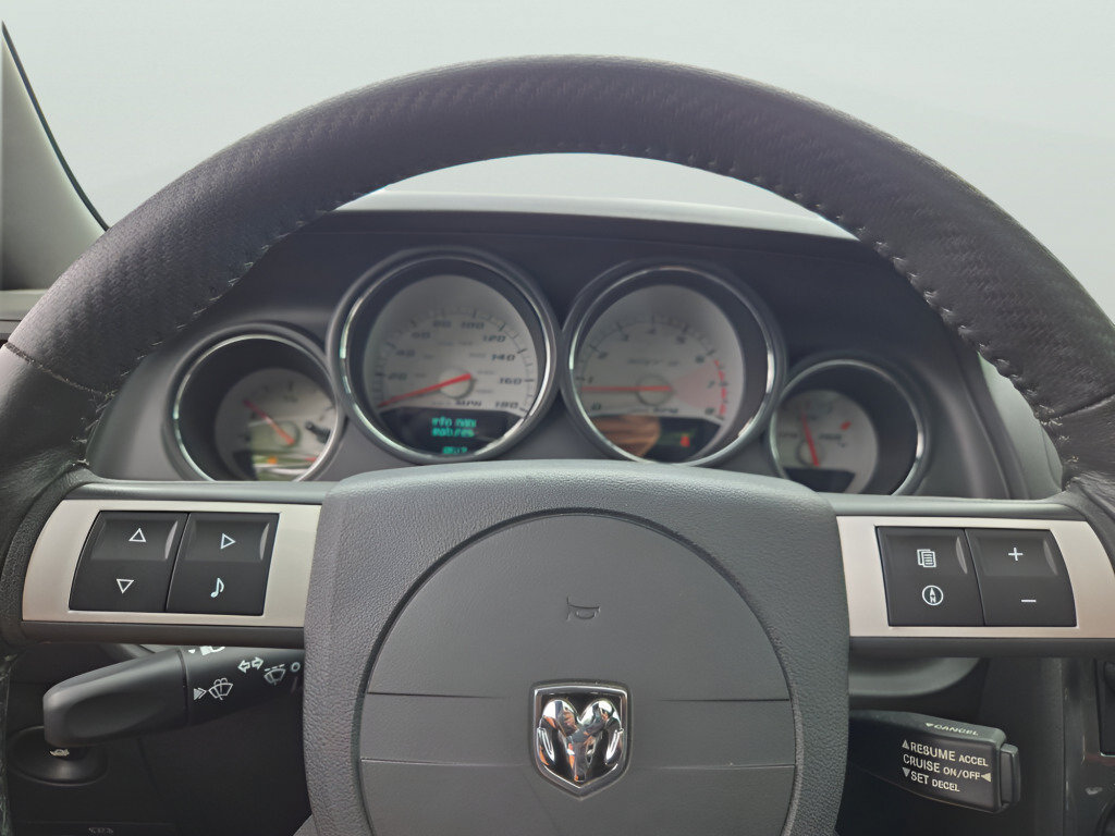 Used 2009 Dodge Challenger SRT8 RWD image 32