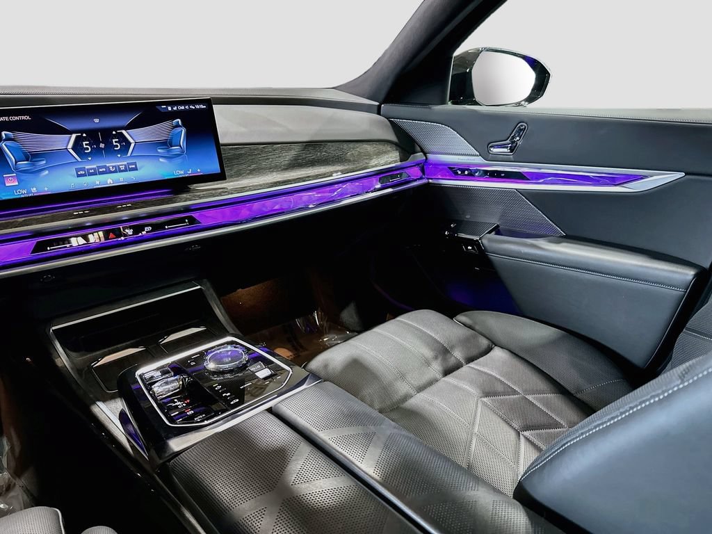 Used 2024 BMW 740i w/ Premium Package RWD image 25