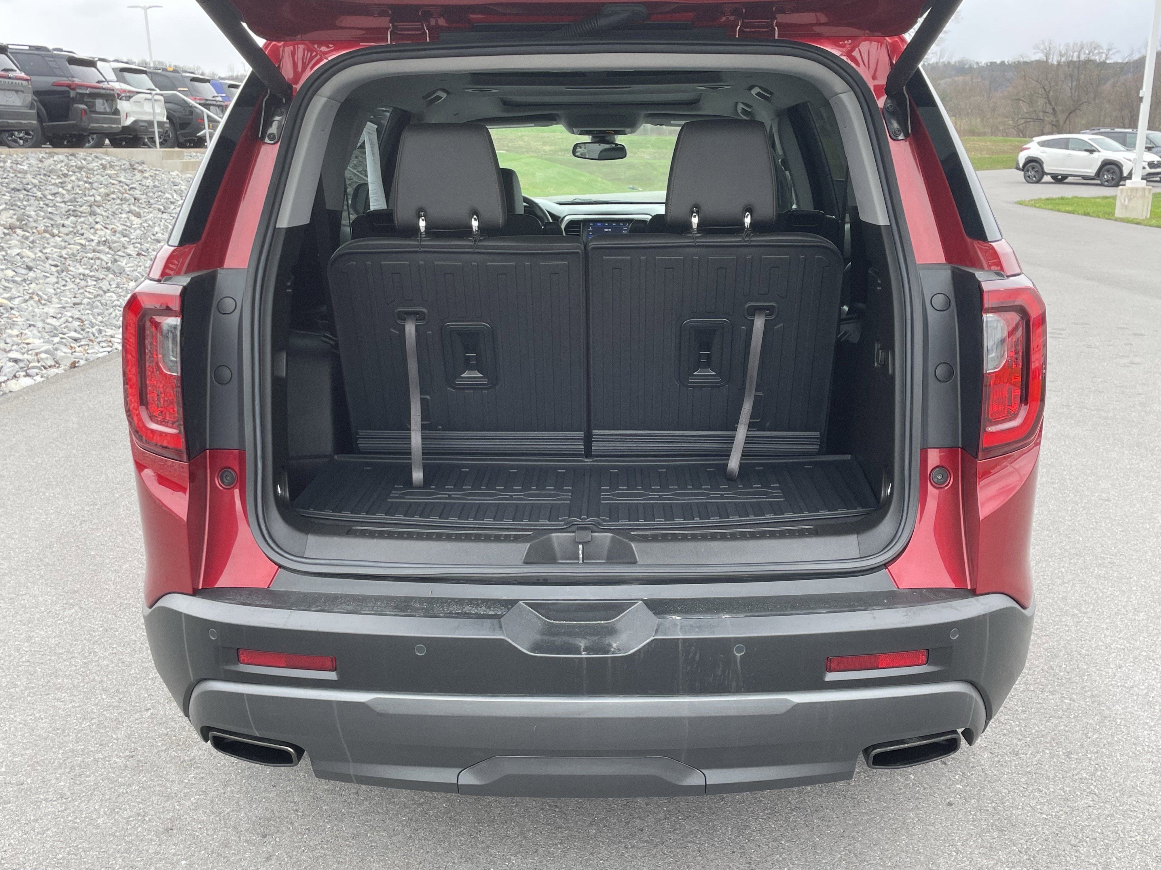 Used 2023 GMC Acadia AT4 w/ Technology Package AWD/4WD image 5