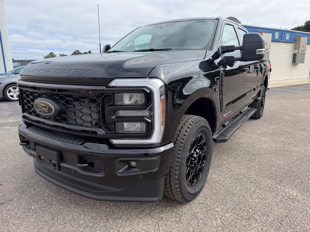 New 2026 Ford F250 Lariat w/ Black Appearance Package
