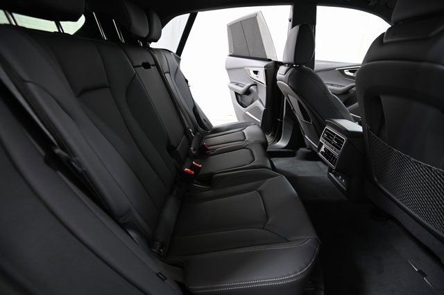 Used 2026 Audi Q8 Premium Plus AWD/4WD image 29