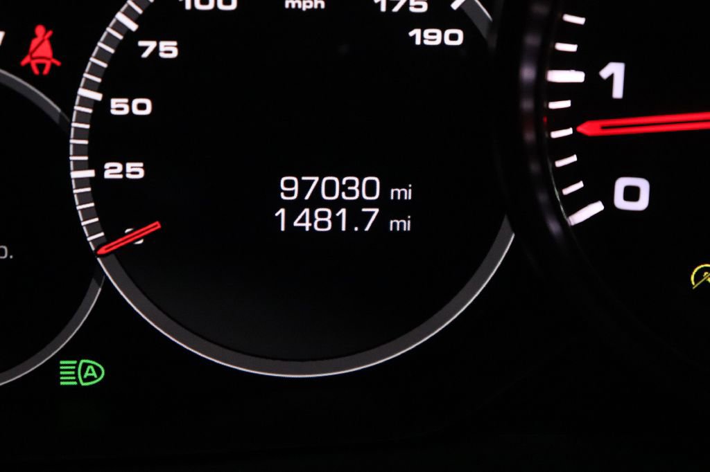 Used 2019 Porsche Cayenne S w/ Premium Plus Package image 16