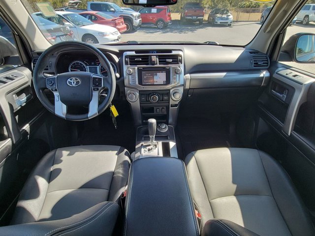 Used 2016 Toyota 4Runner SR5 Premium image 2