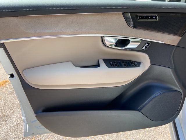 New 2026 Volvo XC90 B6 Ultra w/ Protection Package Premier AWD/4WD image 12