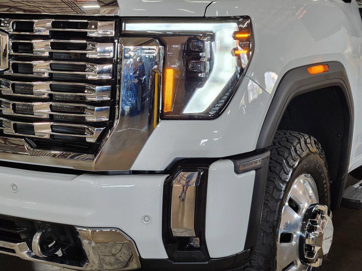 Used 2024 GMC Sierra 3500 Denali w/ Denali Reserve Package AWD/4WD image 14