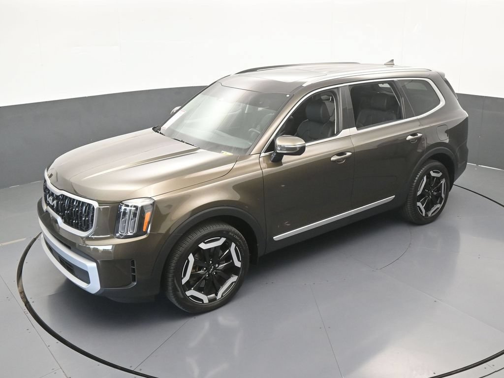 Used 2025 Kia Telluride EX w/ EX Captain's Chair Package FWD image 51