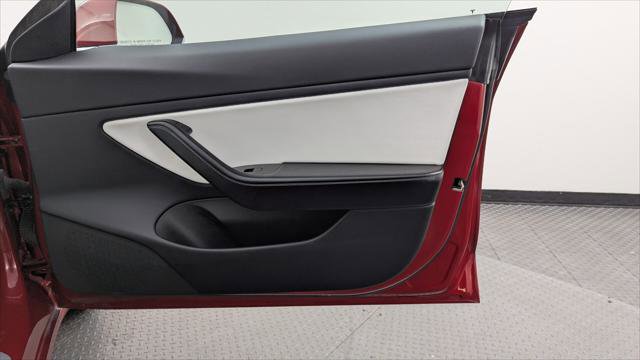 Used 2018 Tesla Model 3 Performance image 21