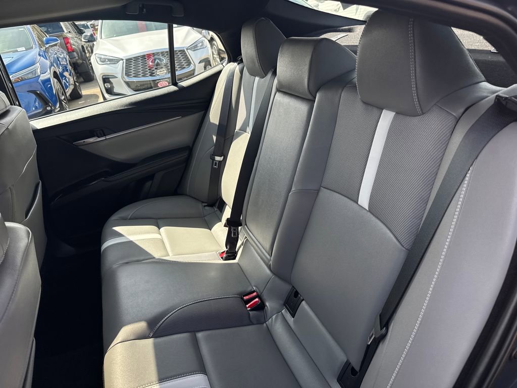 Used 2025 Toyota Camry SE w/ Convenience Package image 33