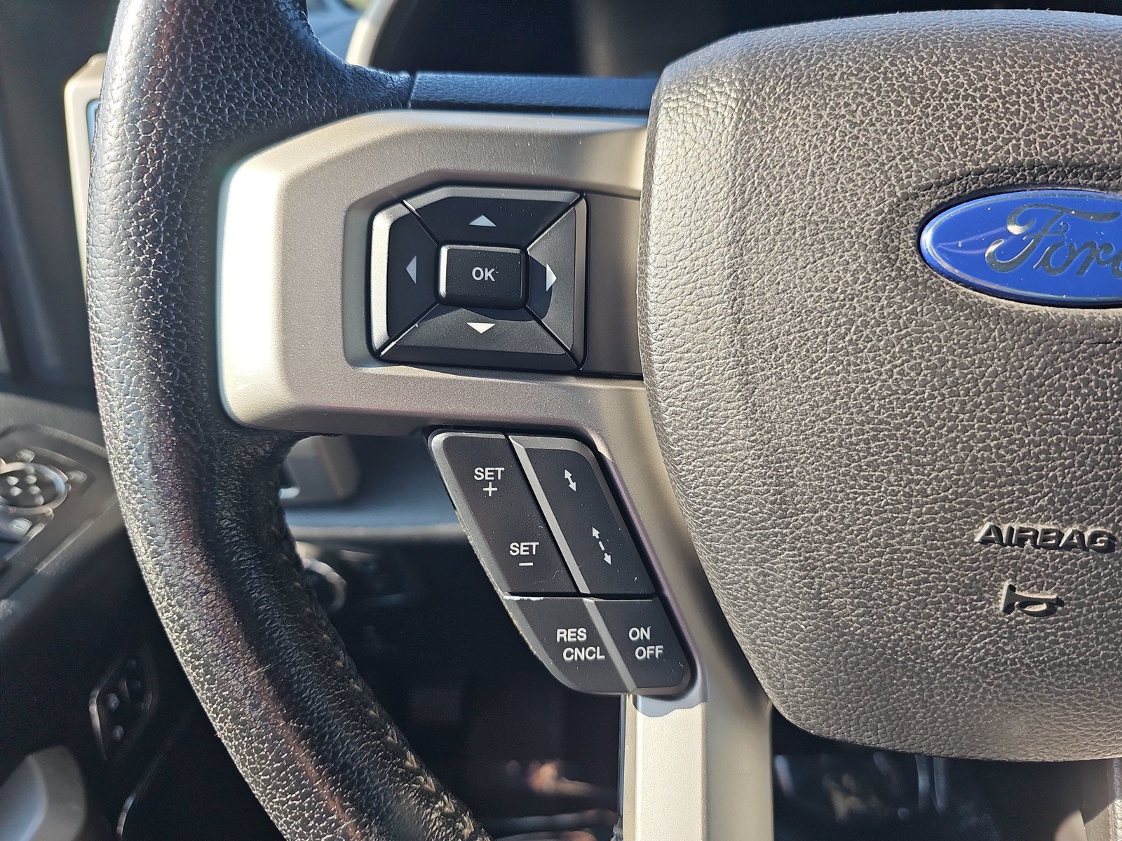 Used 2016 Ford F150 Lariat w/ Equipment Group 502A Luxury AWD/4WD image 14