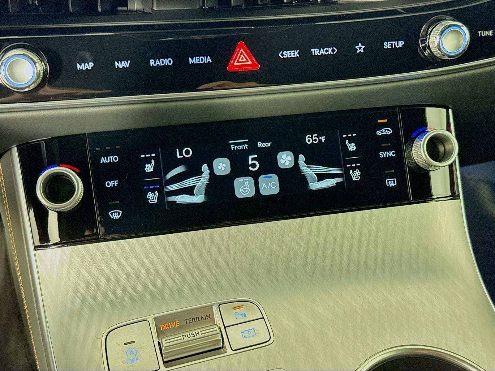 New 2026 Genesis GV70 2.5T Sport Prestige AWD/4WD image 18