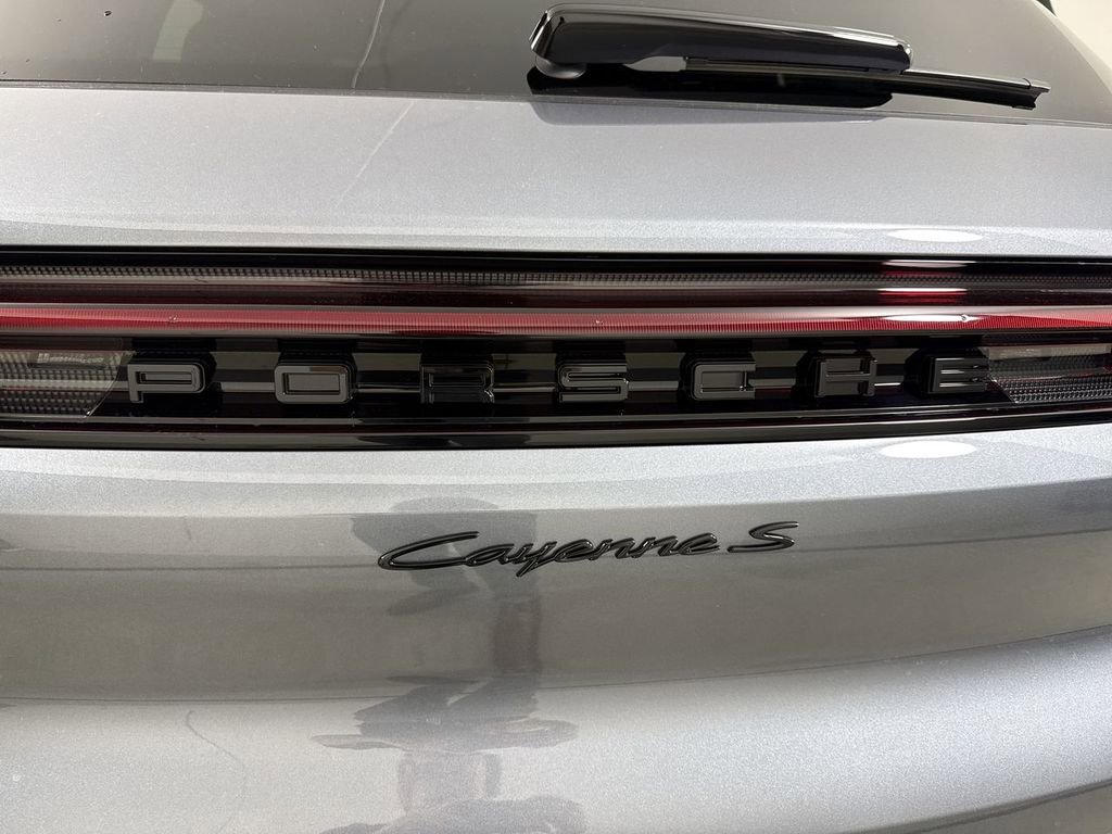 New 2026 Porsche Cayenne S image 18