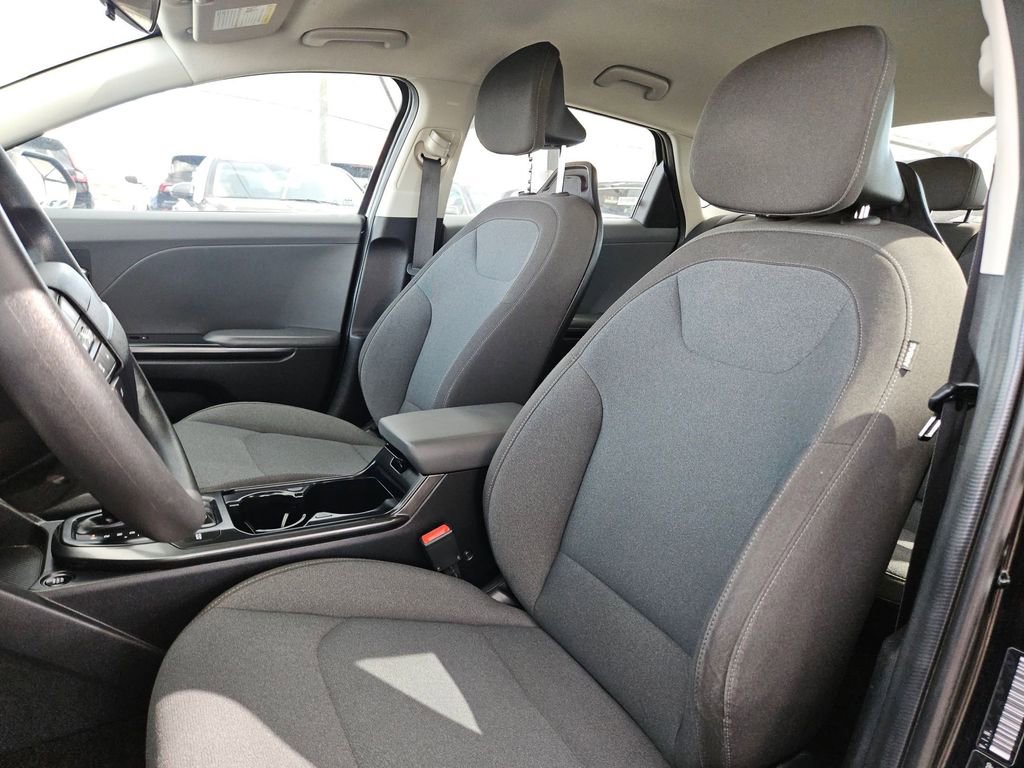 Used 2025 Kia K4 FWD image 16