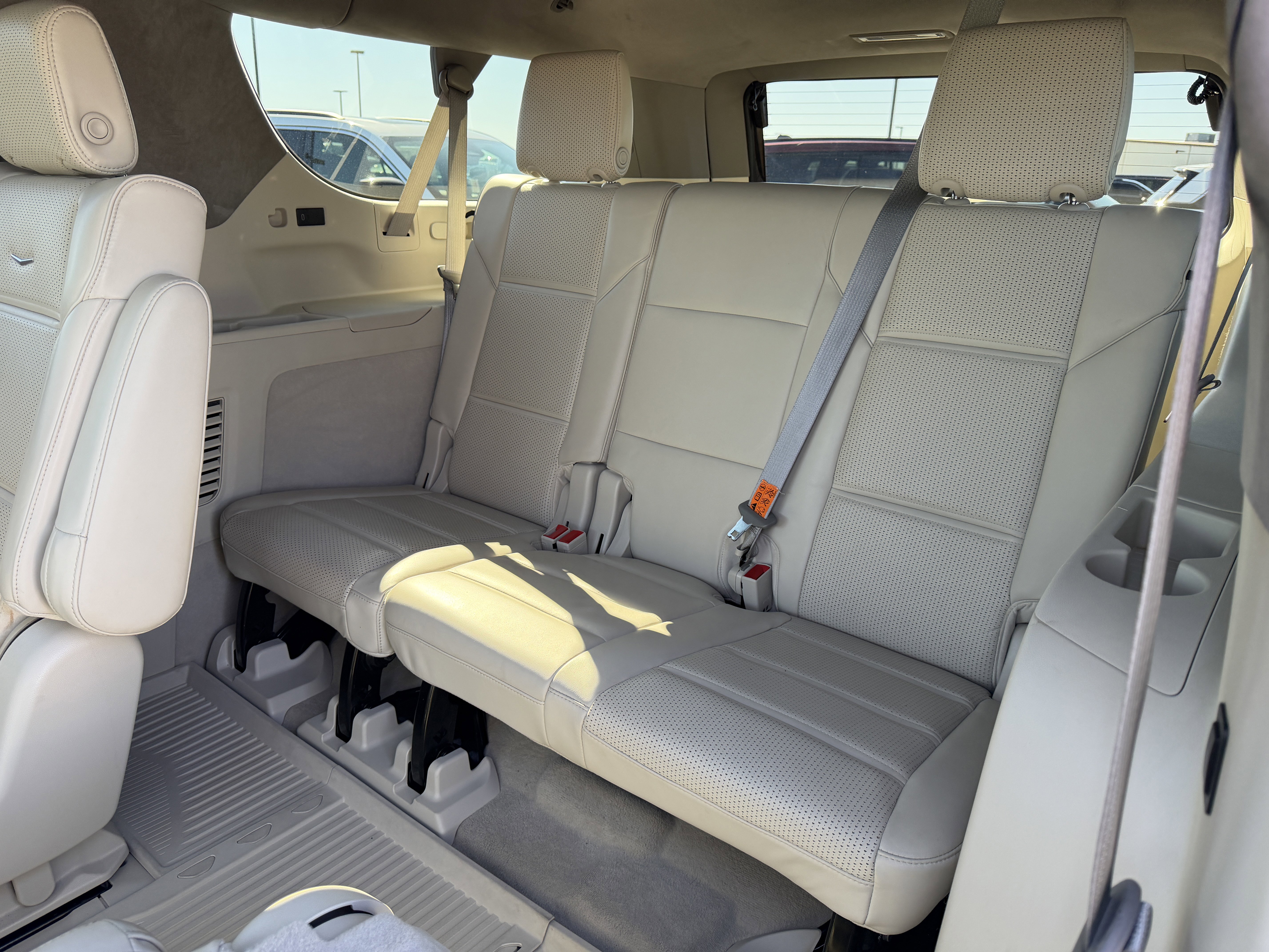 Used 2021 Cadillac Escalade ESV Sport Platinum image 16