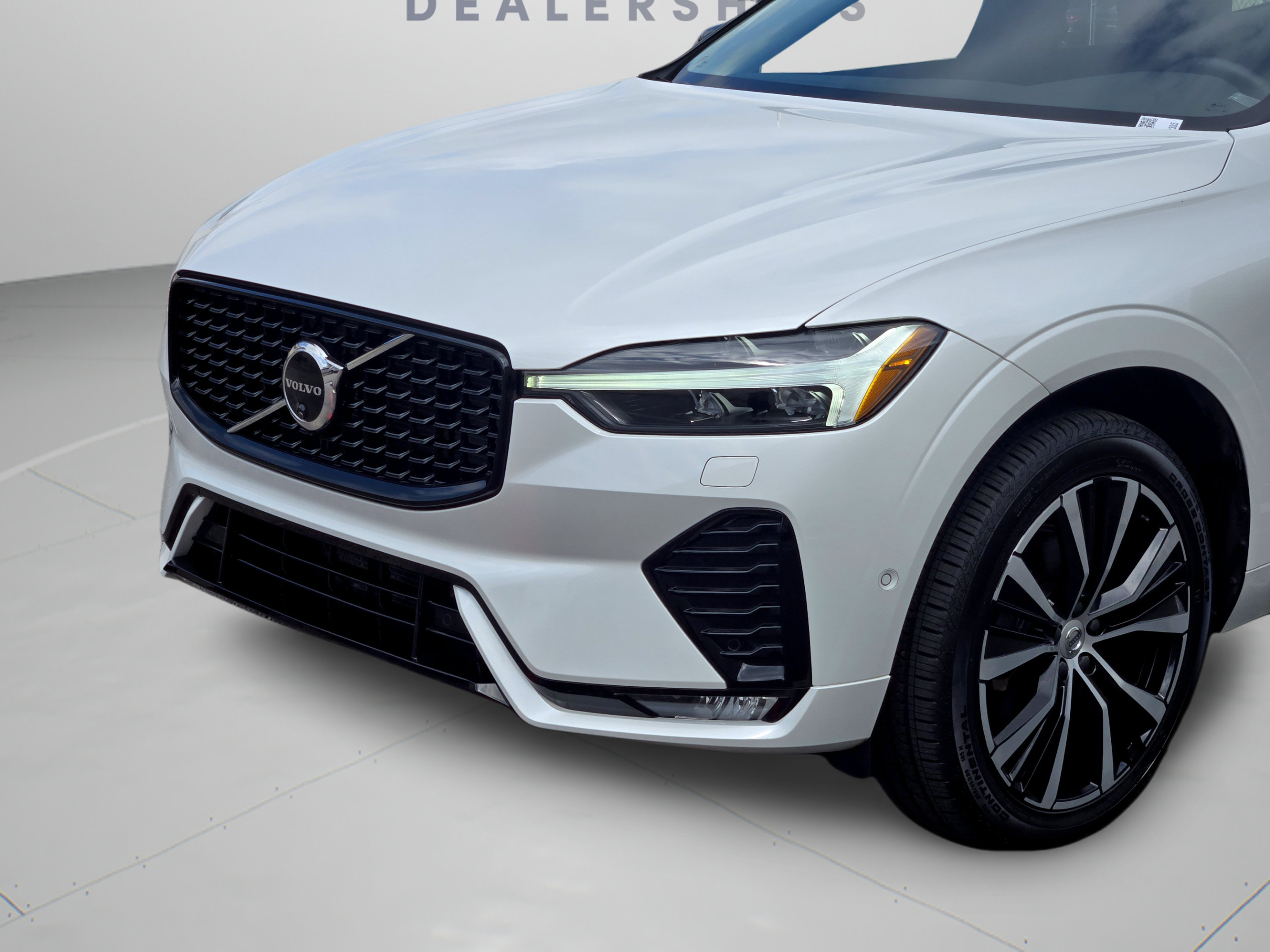 Used 2024 Volvo XC60 B5 Plus w/ Protection Package Premier AWD/4WD image 33