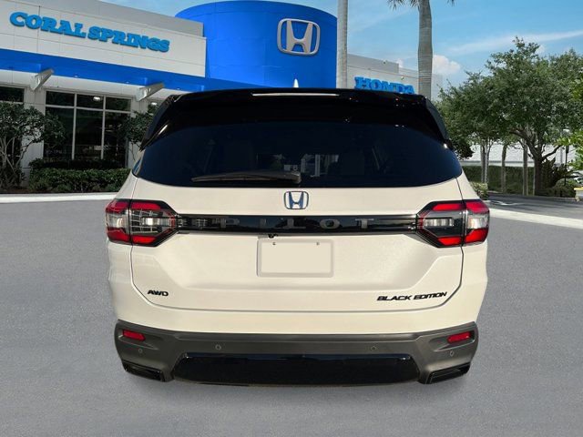 New 2026 Honda Pilot Black Edition image 4