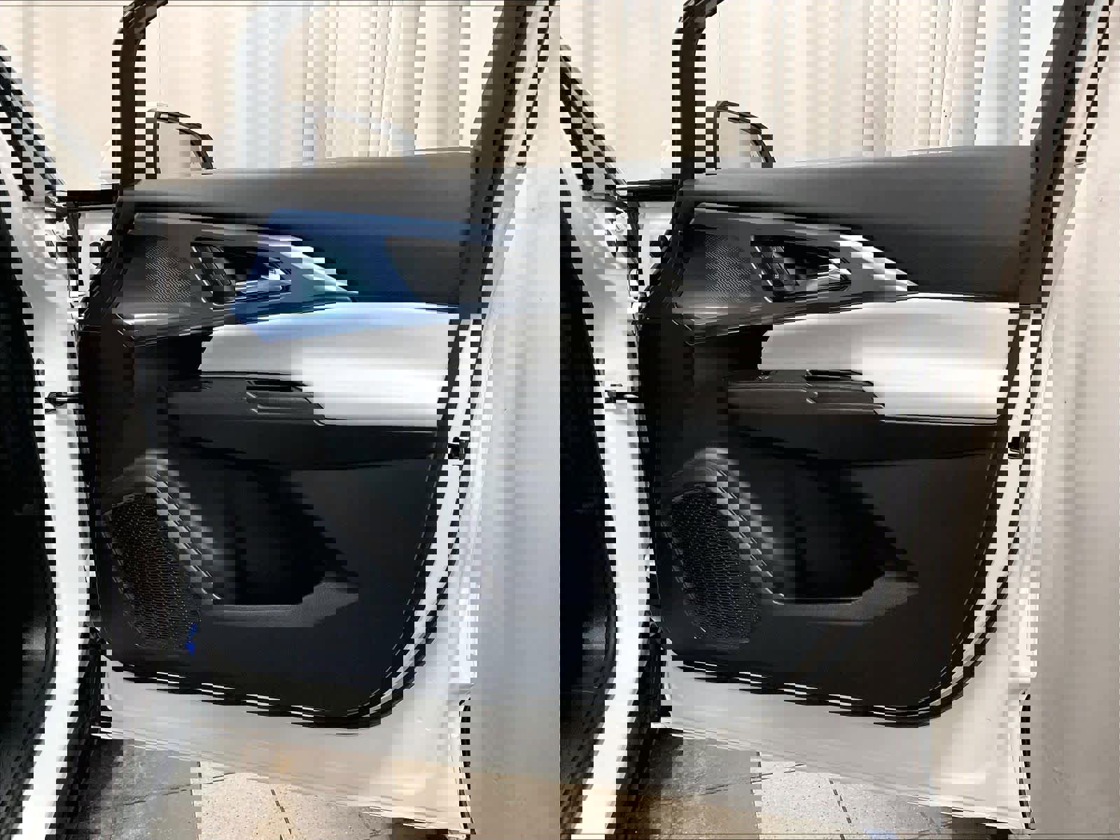 Used 2025 Chevrolet Equinox EV LT image 12