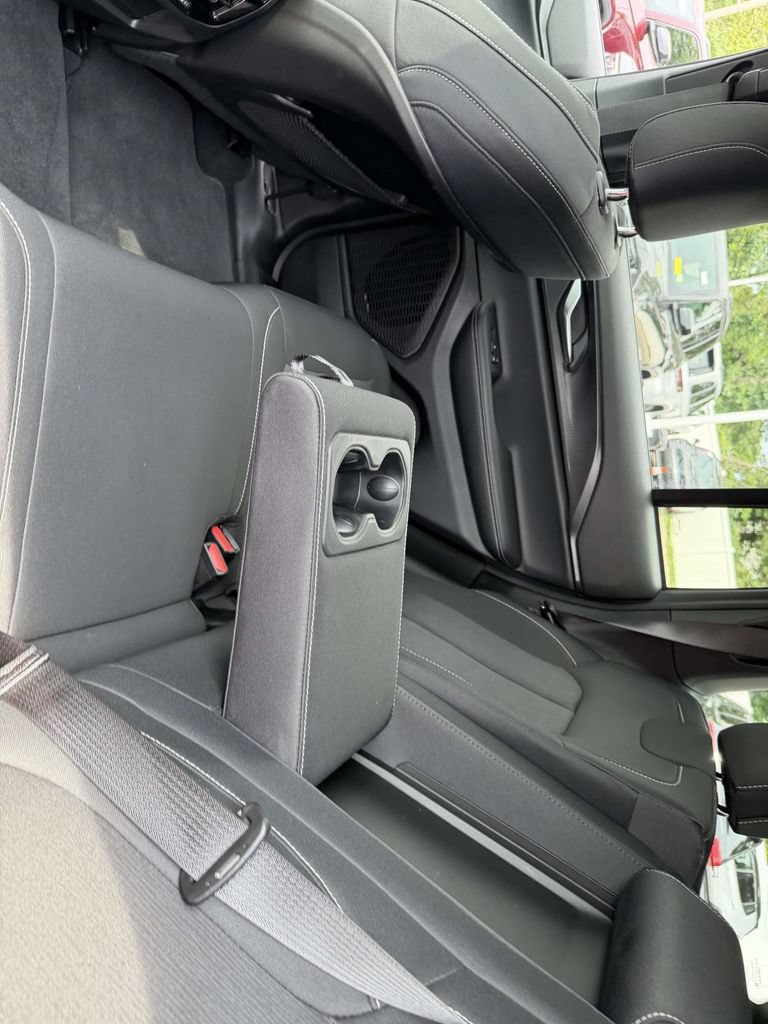 Used 2025 Jeep Grand Cherokee Laredo X AWD/4WD image 22