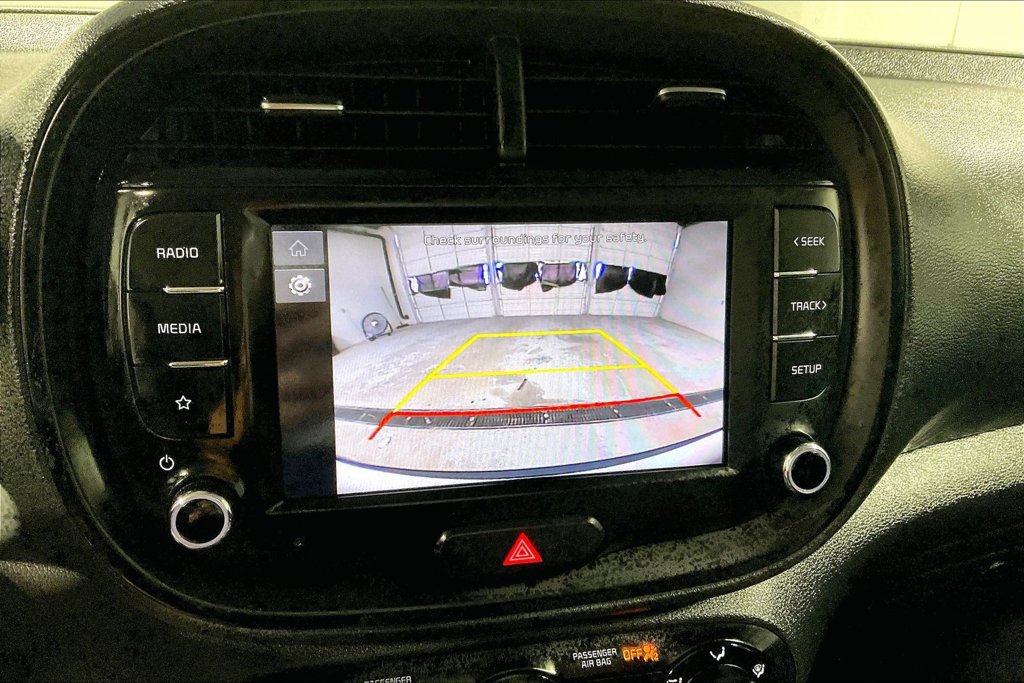 Used 2025 Kia Soul LX w/ LX Technology Package FWD image 27