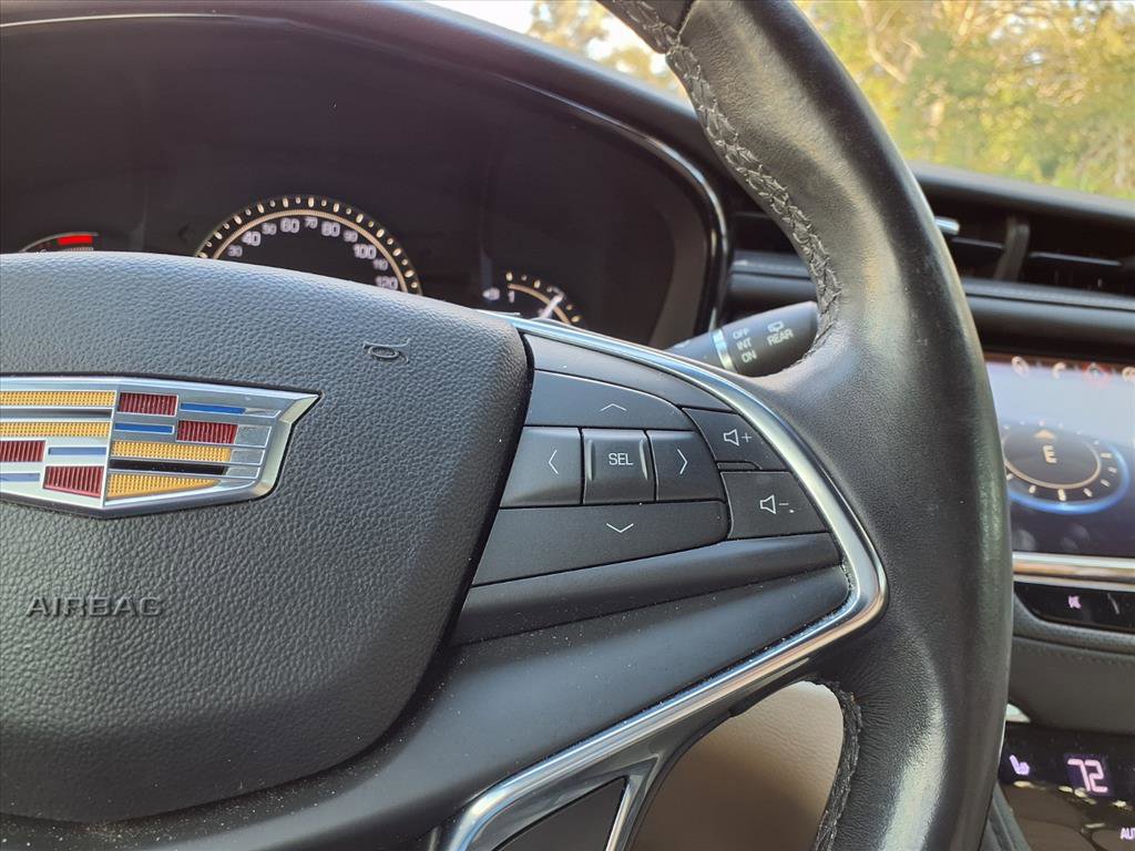 Used 2018 Cadillac XT5 Luxury image 16