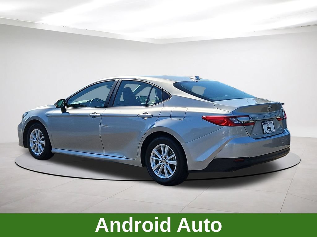 Used 2025 Toyota Camry SE FWD image 5