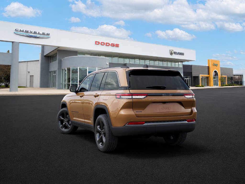 New 2027 Jeep Grand Cherokee Limited w/ Limited Altitude Package AWD/4WD image 3
