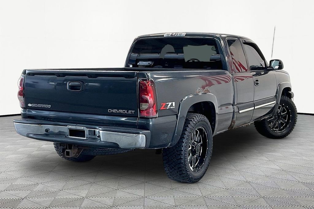Used 2005 Chevrolet Silverado 1500 LS w/ Light Duty Power Package AWD/4WD image 7