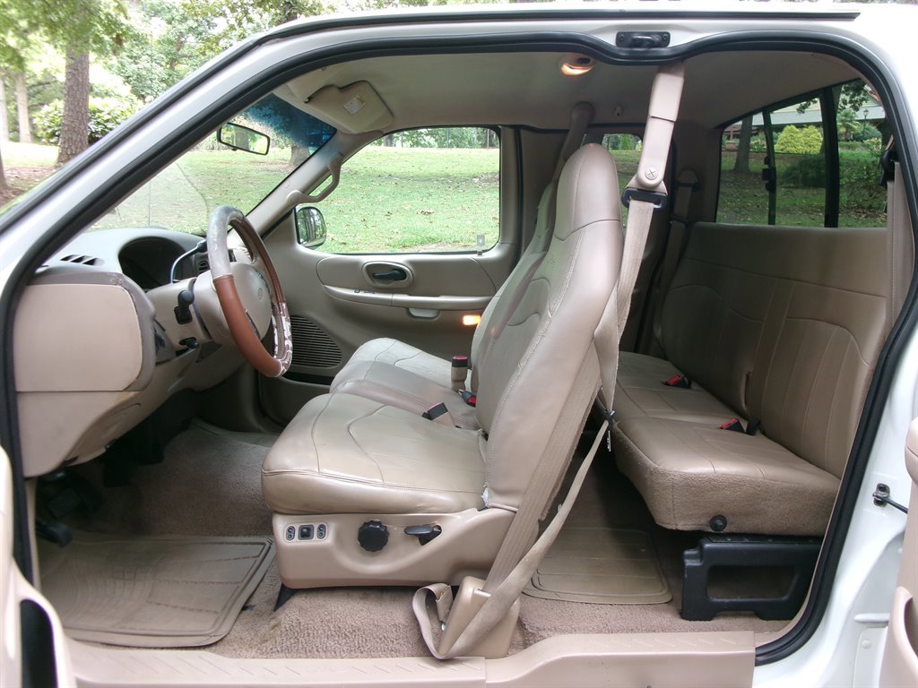 Used 1999 Ford F150 Lariat image 10
