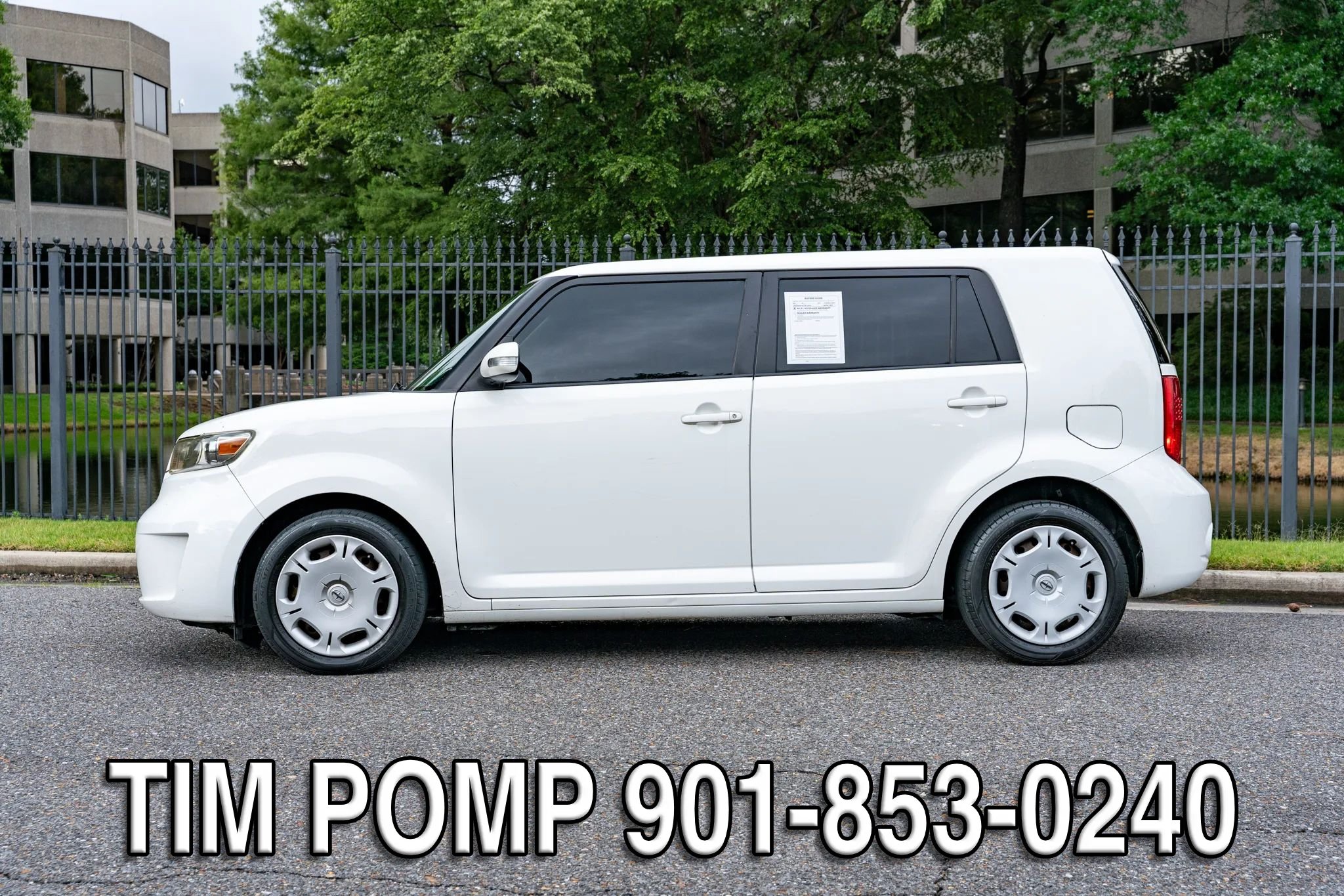 Used 2010 Scion xB FWD image 9