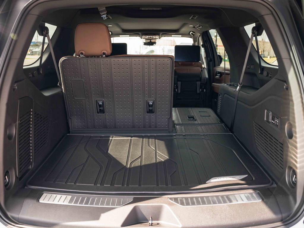 New 2026 Chevrolet Suburban High Country image 36