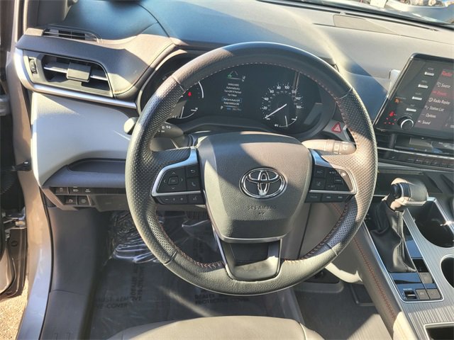 Used 2024 Toyota Sienna XSE image 30