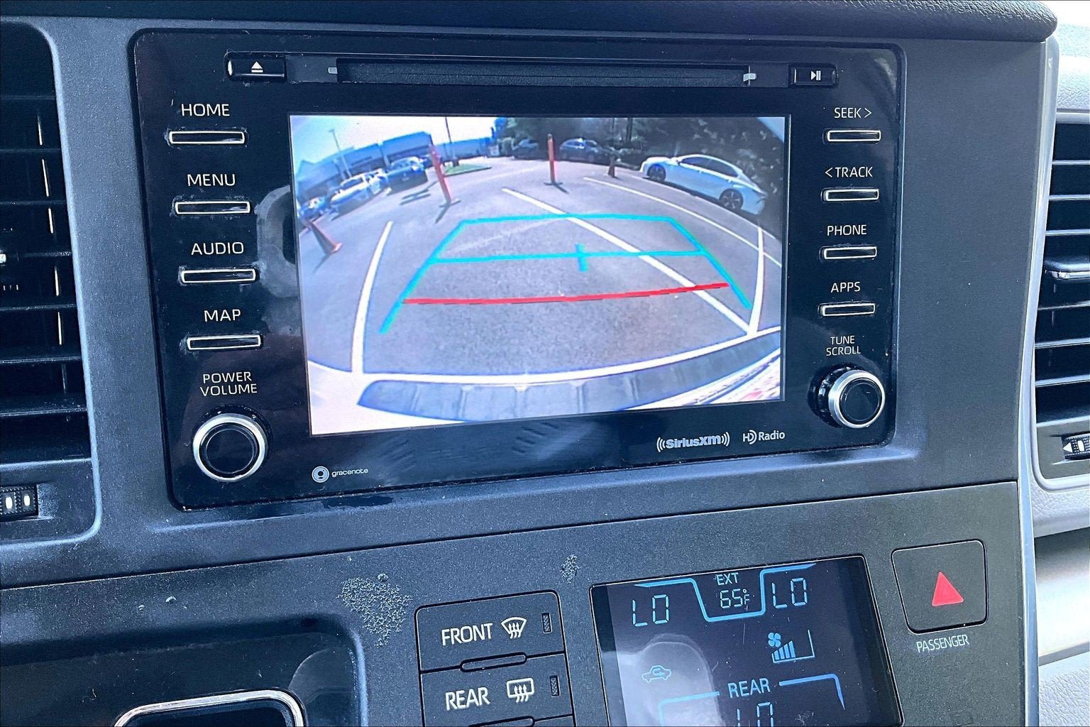 Used 2019 Toyota Sienna LE FWD image 19