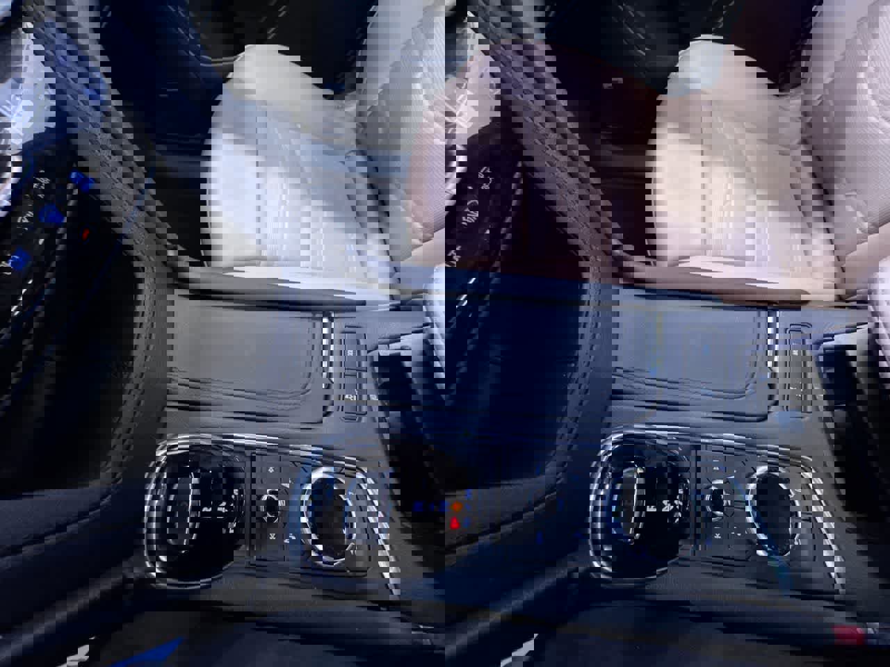 Used 2024 Cadillac XT6 Sport w/ Platinum Package image 29