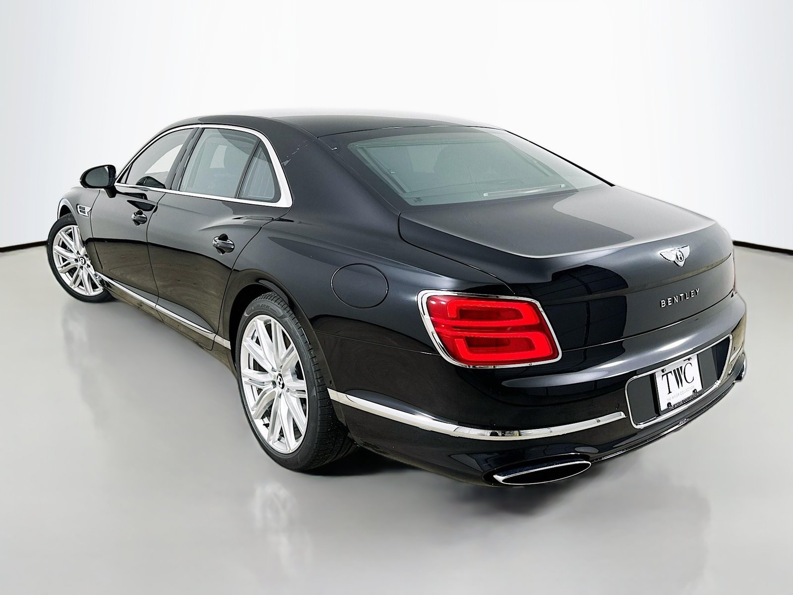 New 2026 Bentley Flying Spur V8 AWD/4WD image 3
