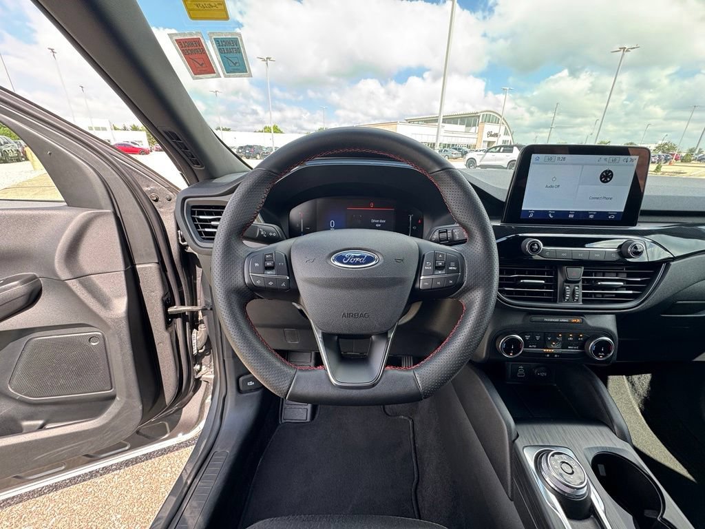 Used 2025 Ford Escape ST-Line FWD image 19