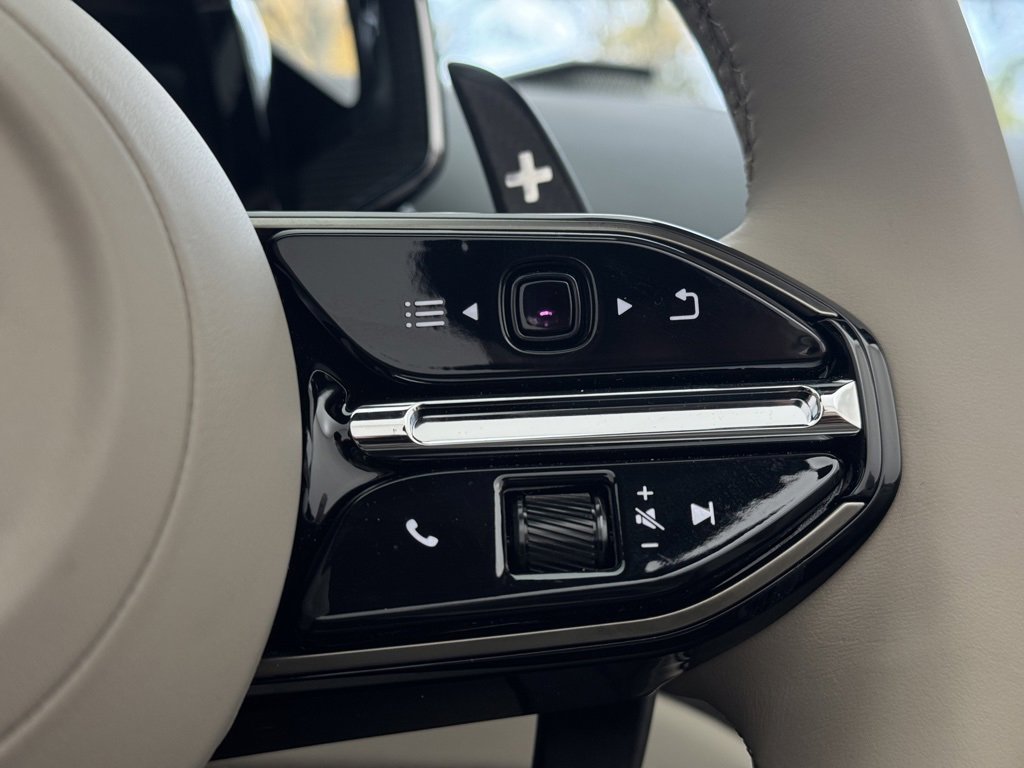 New 2026 Aston Martin Vanquish Convertible image 18