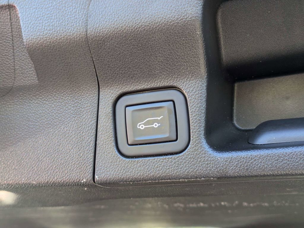 Used 2023 GMC Acadia Denali w/ Denali Ultimate Package image 16